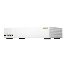 QNAP SD-WAN router QHora-322 (4jádrový procesor, 4GB DDR4 RAM, 6x 2,5GbE, 3x 10GbE, 1x USB 3.2 Gen1)